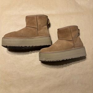 UGG Classic Platform‎ Boot- Chestnut